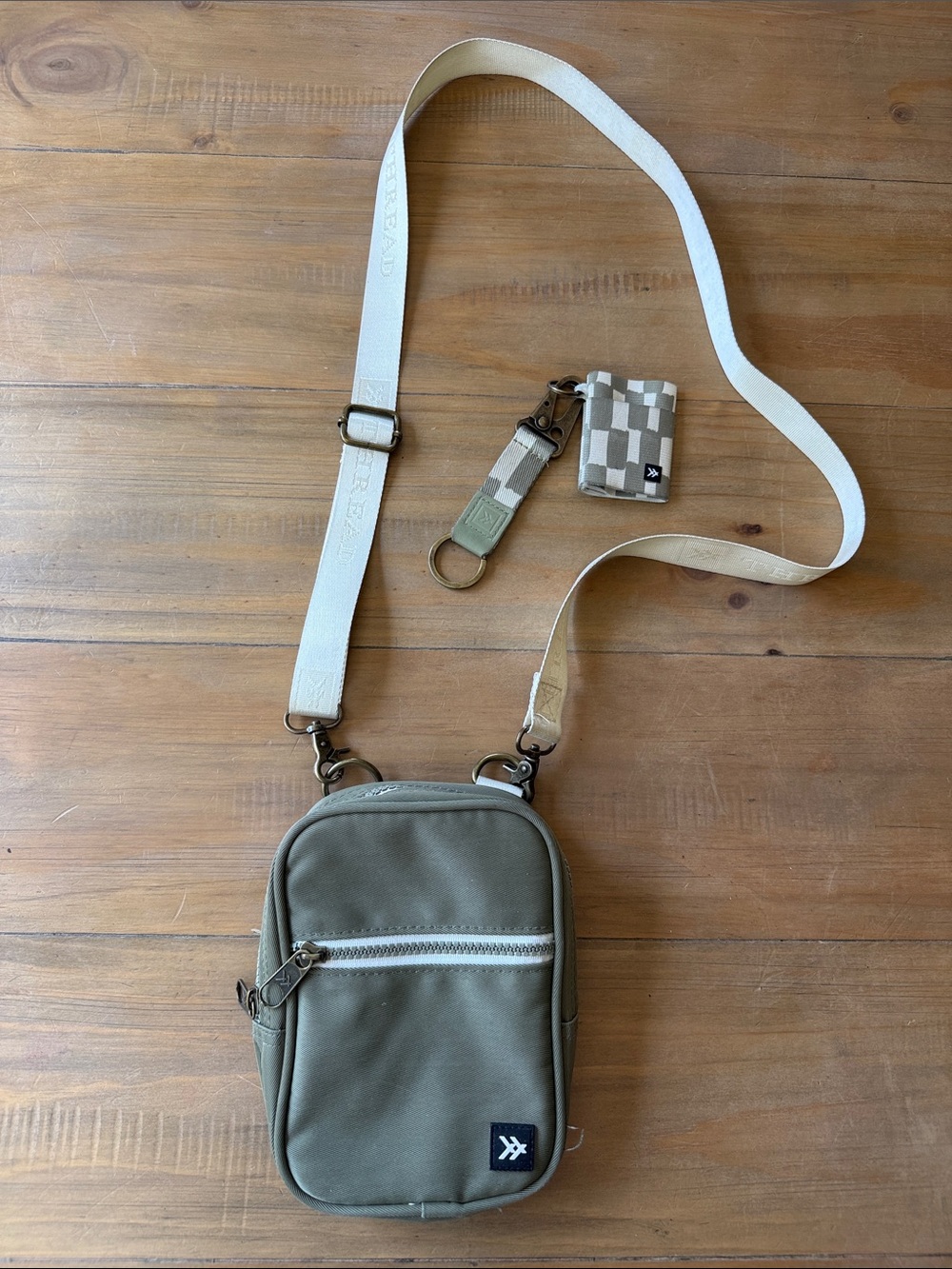Thread Crossbody Bag with Adjustable Strap - Olive